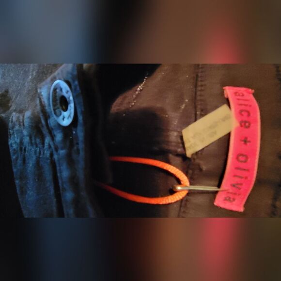 * * ALICE + OLIVIA BLACK JEANS - Picture 5 of 10